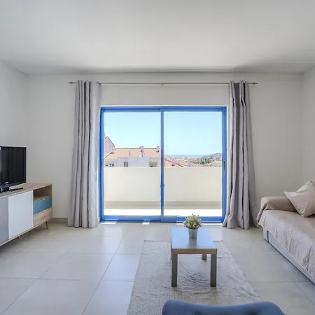 #412 Poolside 1br Near Oura & Beaches Apartament *