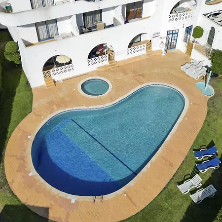 #412 Poolside 1br Near Oura & Beaches Apartament