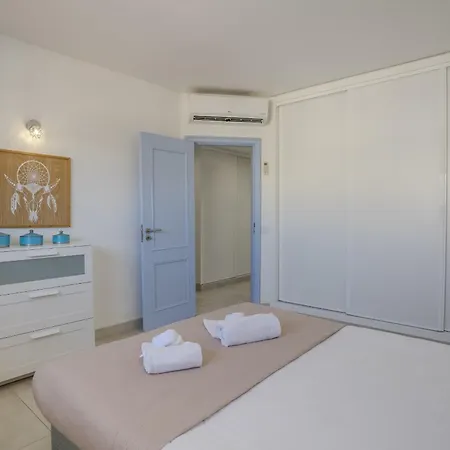 #412 Poolside 1br Near Oura & Beaches *