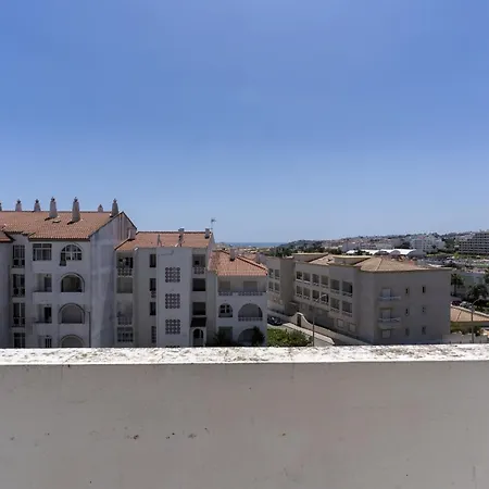 Apartament #412 Poolside 1br Near Oura & Beaches