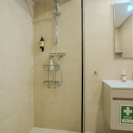 Apartament #412 Poolside 1br Near Oura & Beaches
