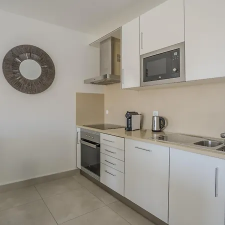 Lägenhet #412 Poolside 1br Near Oura & Beaches *
