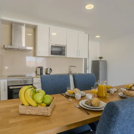 Apartament #412 Poolside 1br Near Oura & Beaches